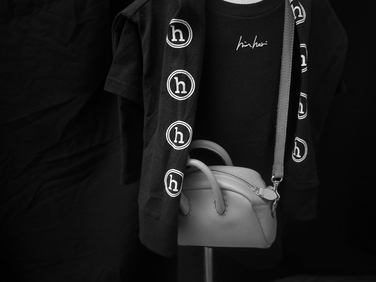 himher_inthehouse_01